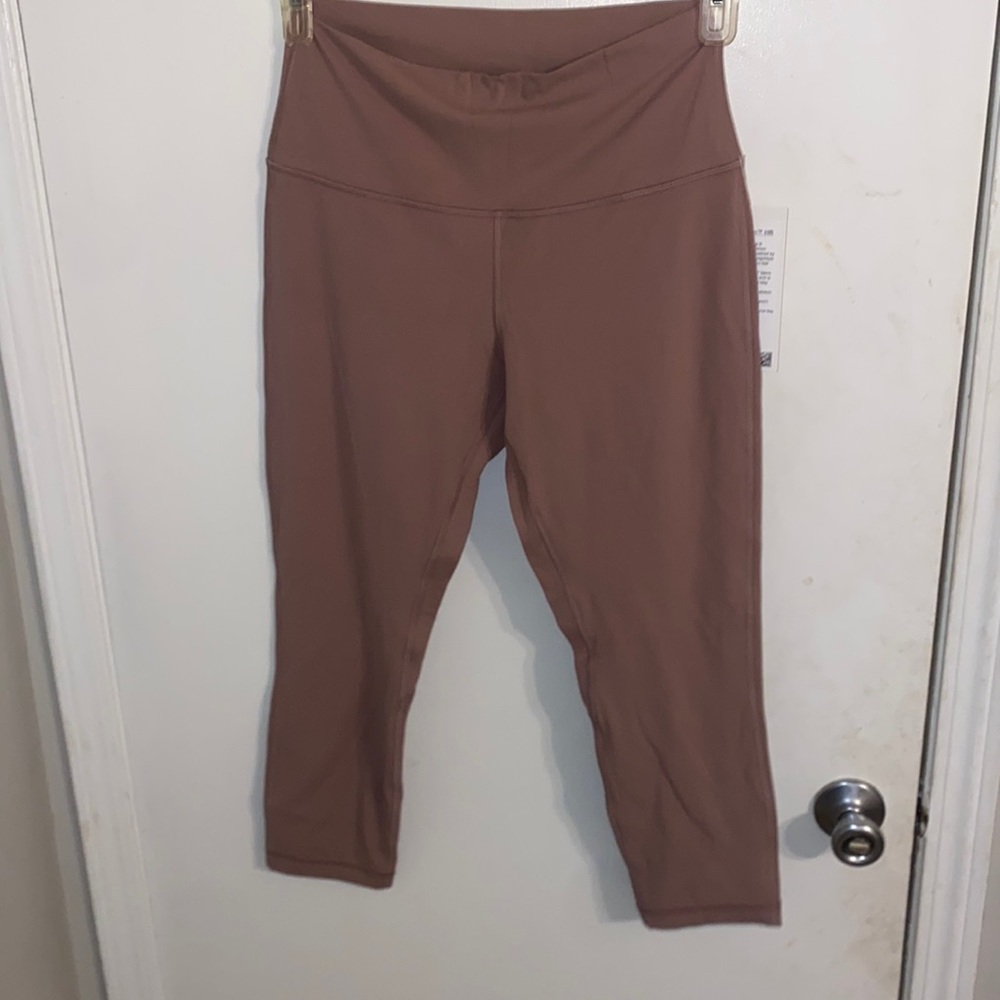 NWOT Lululemon Align HR Crop 23 TWRS